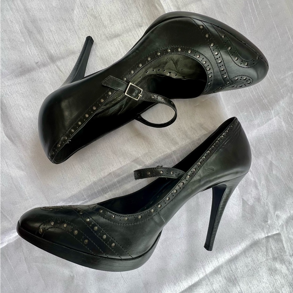 BCBG Black Stiletto Mary Jane Pumps OXFORD STITCHING SILVER CUT OUT DETAIL Sz 11